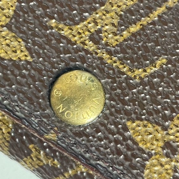 Louis Vuitton Monogram Key Case - Picture 3 of 12